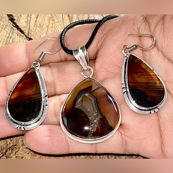 Montana Fire Moss Agate Pendant & Earrings Set - Picture 5 of 13